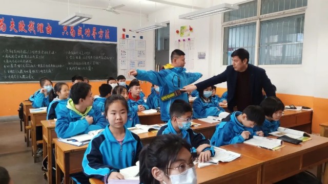 加强中小学生手机管理,<i style='color:red'>手机探测仪</i>帮助学校快速准确管控手机